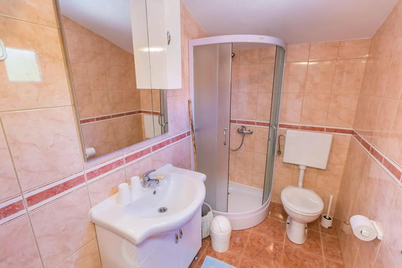 Ferienwohnung-Kemperle-Kroatien-Medulin-2 شقة
